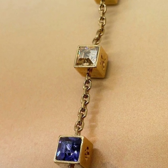 Auth Louis Vuitton Collier Gamble
Swarovski GD Bracelet. Model M65209 - Picture 4 of 12